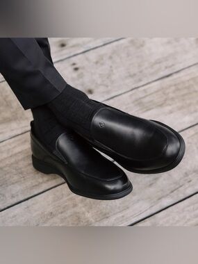Amberjack The Slip On Men’s Dress Shoe In Obsidian  Sz 9.5M